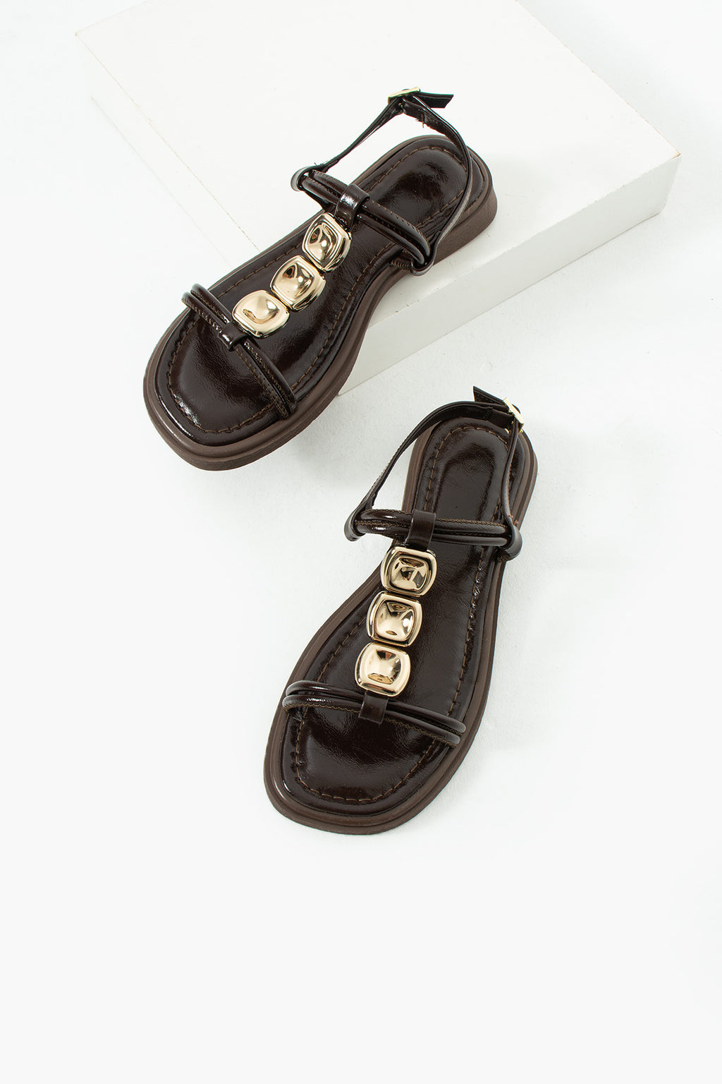 Kahverengi Kadın Sandalet Altın Tokalı Bodrum Tarz Sandalet Ergonomik Rahat Stil