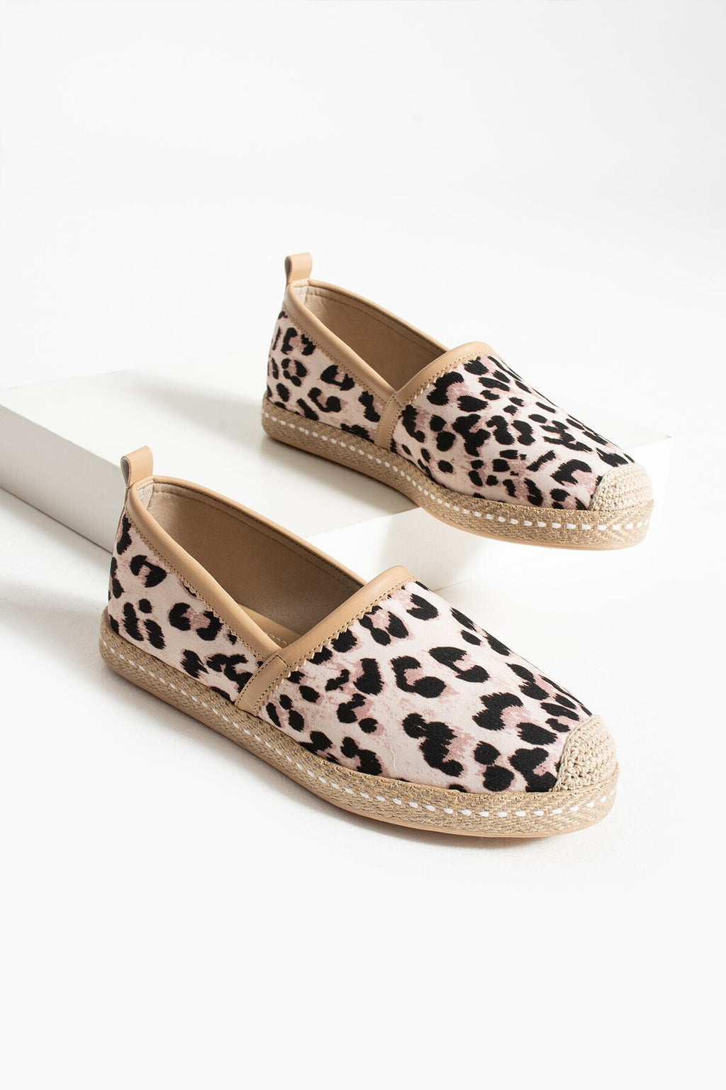 Leopar Kadın Hasır Taban Espadril Rahat ve Ergonomik Ayakkabı